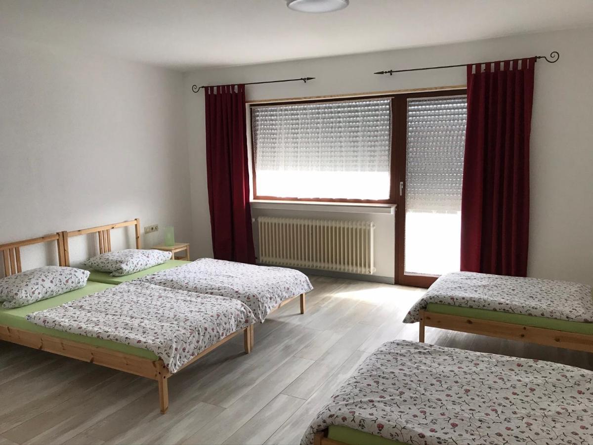 Gaestehaus Zur Schmiede Burghaun ภายนอก รูปภาพ