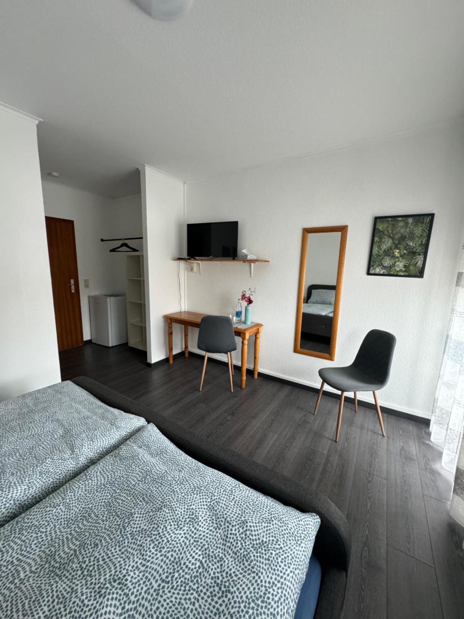 Gaestehaus Zur Schmiede Burghaun ภายนอก รูปภาพ